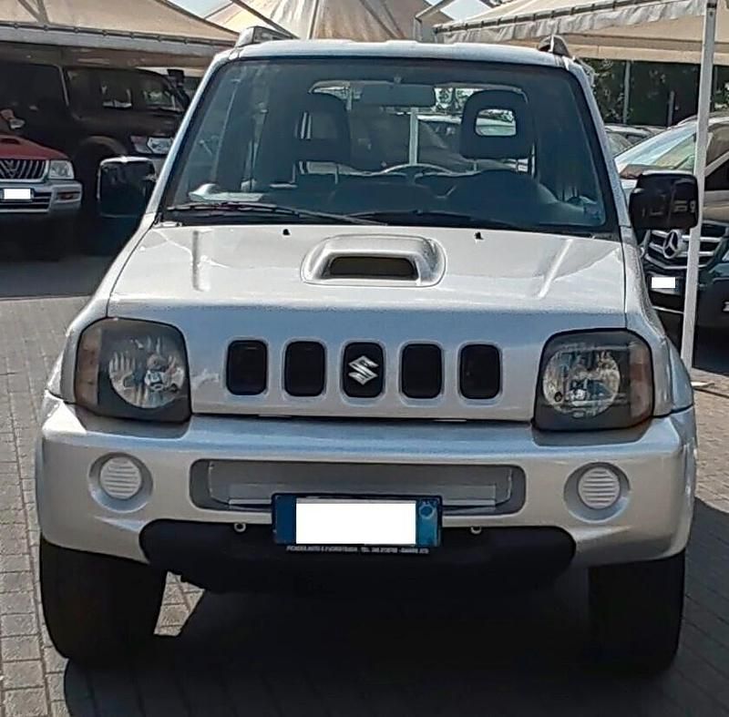 Usata Suzuki Jimny 86 CV (63 kW) 2008 Argento SUV