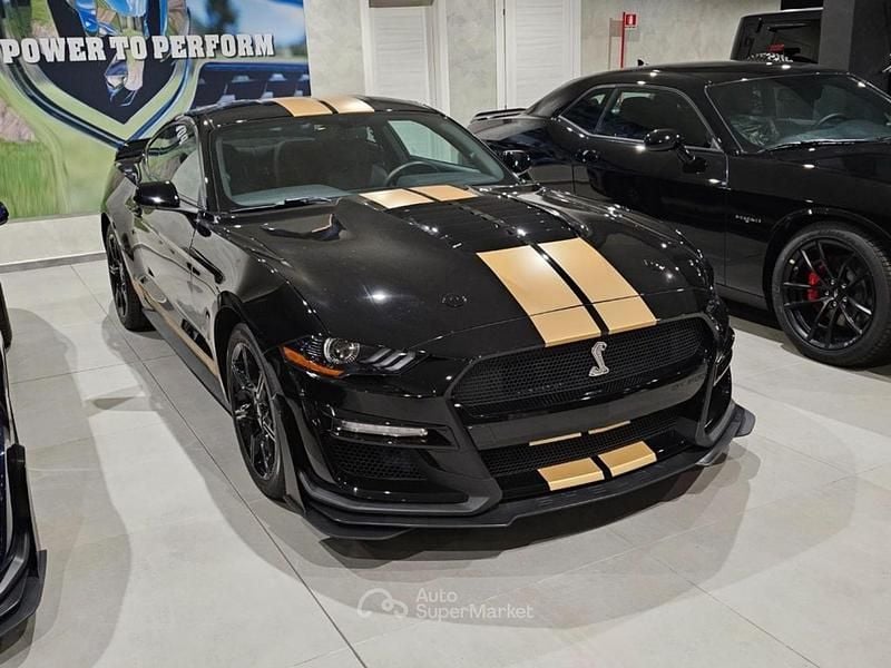 Usata Ford Mustang Fastback 317 CV (233 kW) 2020 Nero pastello Coupé