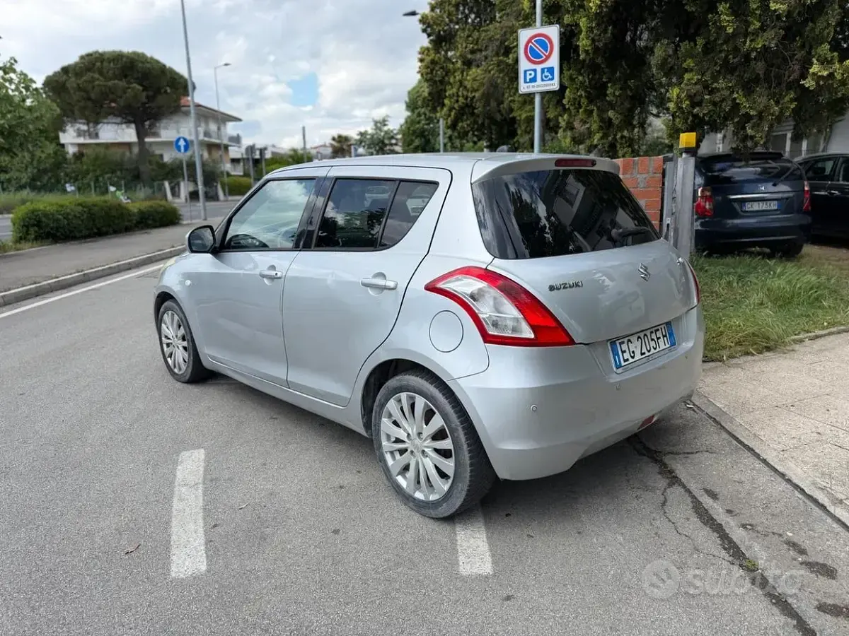 Usata Suzuki Swift GL 92 CV (67 kW) 2010 Grigio Utilitaria