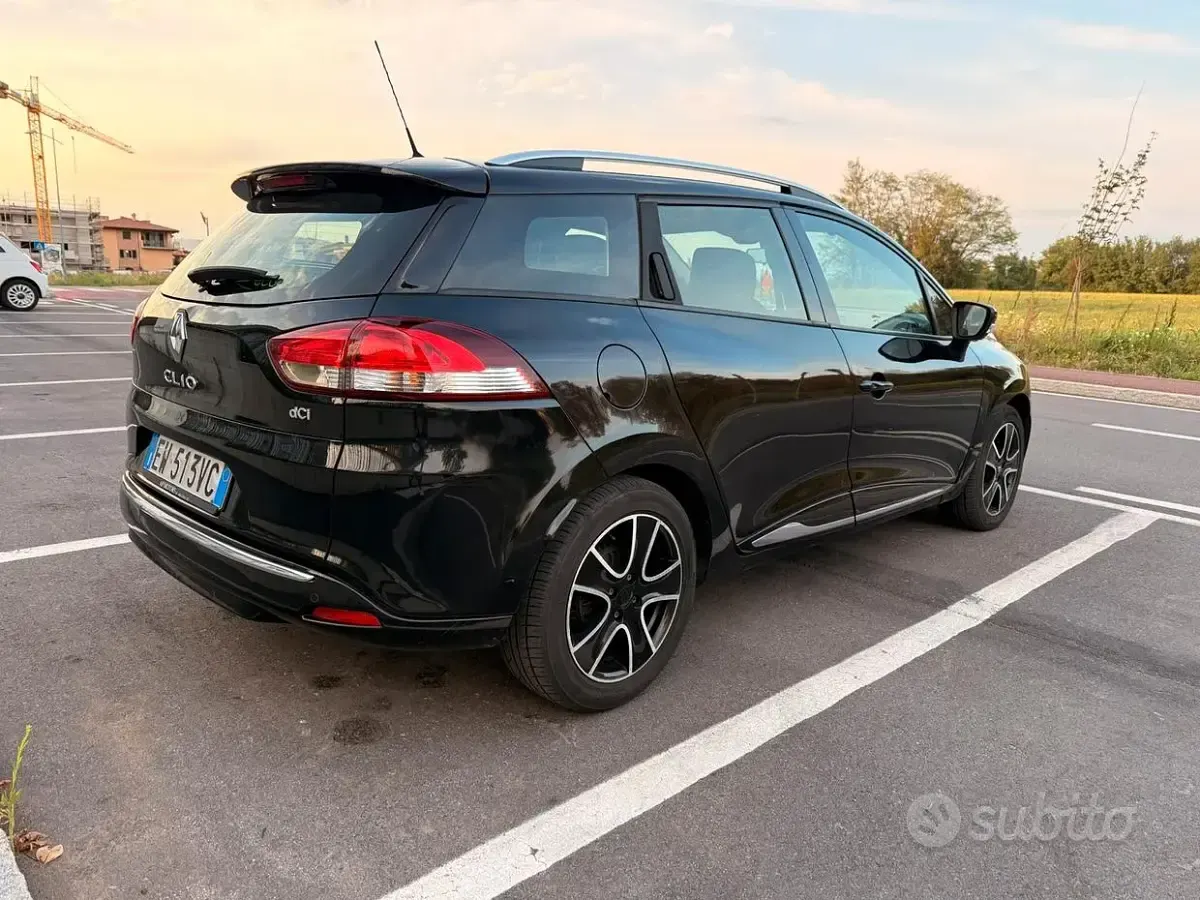 Usata Renault Clio 75 CV (55 kW) 2014 Nero Station wagon