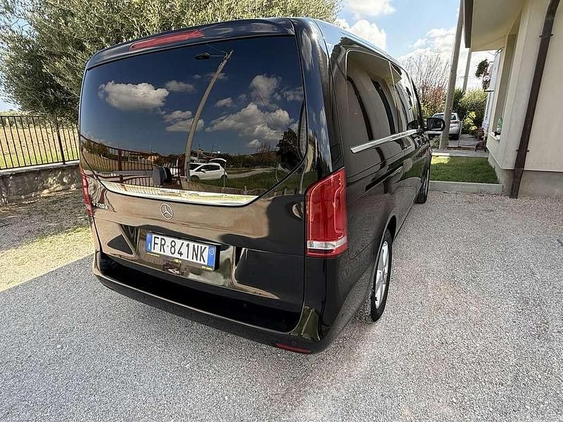 Usata Mercedes V220 163 CV (119 kW) 2018 Nero Monovolume