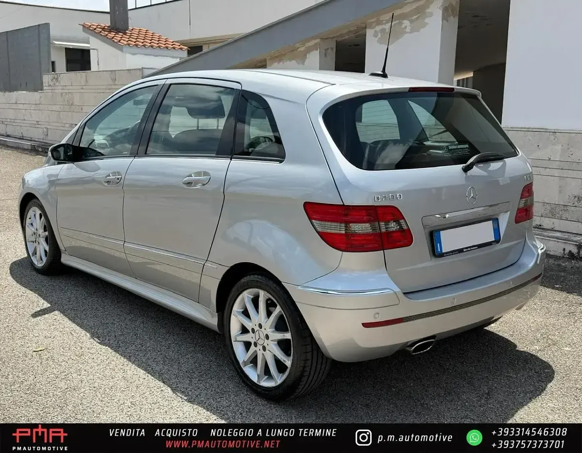 Usata Mercedes B200 140 CV (102 kW) 2006 Argento Monovolume