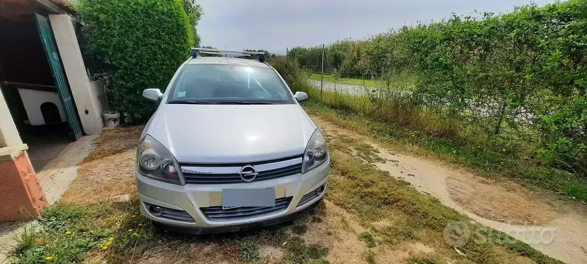 Usata Opel Astra 101 CV (74 kW) 2005 Grigio Station wagon