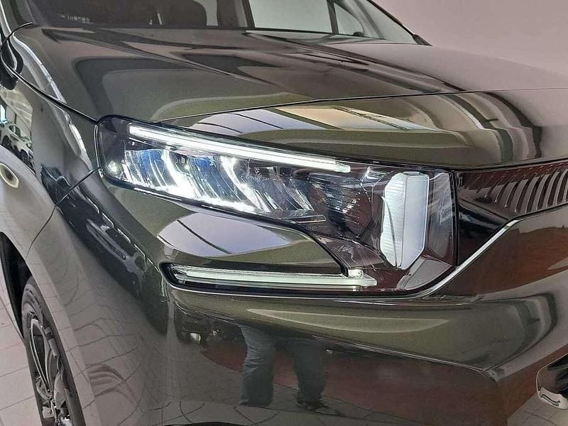 Nuova Citroën Berlingo 131 CV (96 kW) 2026 Verde Monovolume