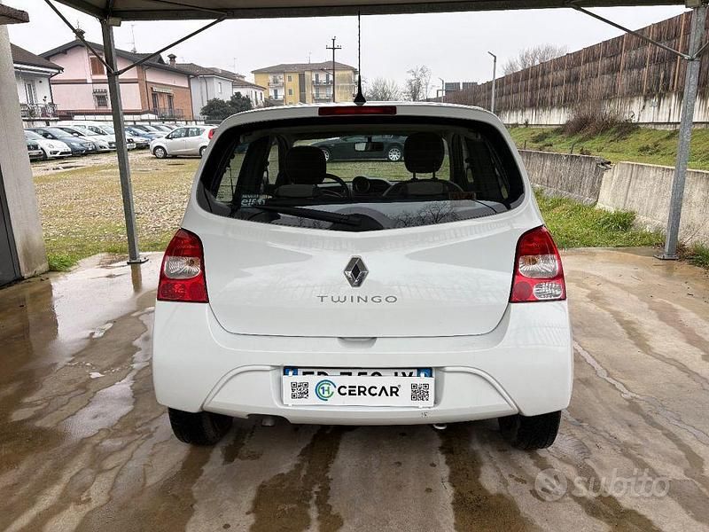 Usado Renault Twingo 75 HP (55 kW) 2010 Branco Citadino