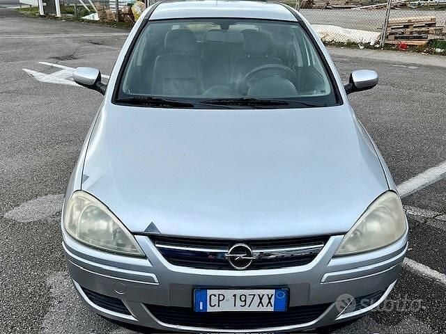 Usata Opel Corsa 69 CV (50 kW) 2004 Grigio Utilitaria