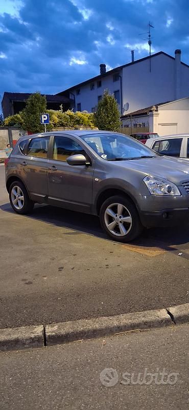 Usata Nissan Qashqai 115 CV (84 kW) 2010 Grigio SUV