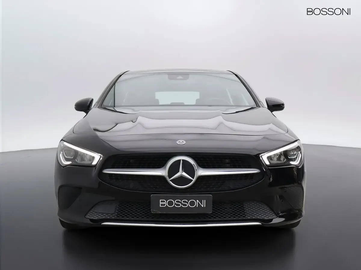 Usata Mercedes CLA200 Shooting Brake 150 CV (110 kW) 2020 Nero Station wagon