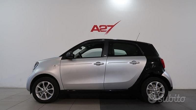 Usata Smart ForFour Passion 71 CV (52 kW) 2018 Grigio Utilitaria