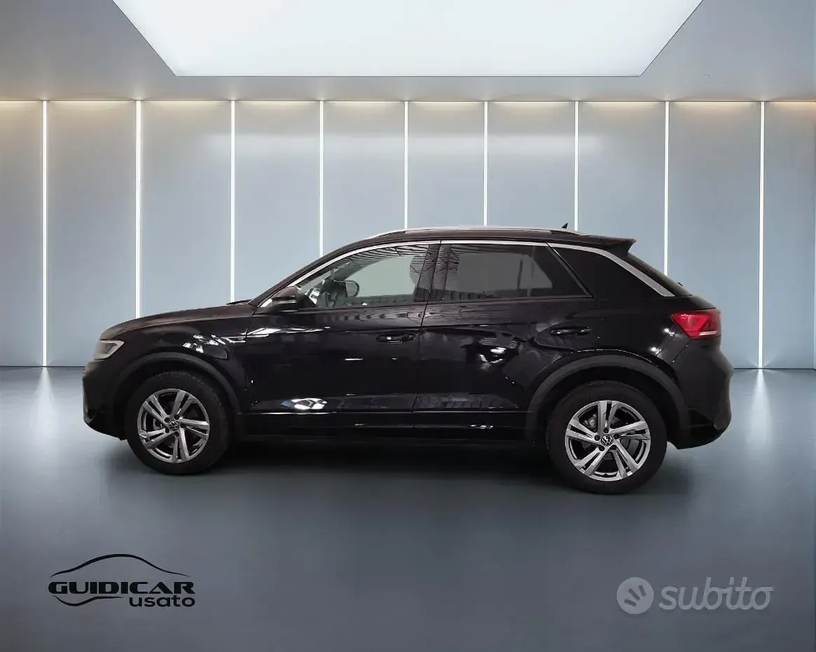 Usata VW T-Roc R-line 150 CV (110 kW) 2024 Nero SUV
