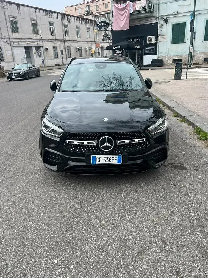 Usata Mercedes GLA200 163 CV (119 kW) 2020 Nero SUV