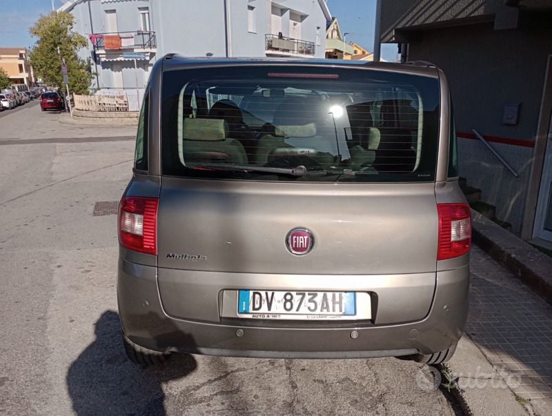 Usata Fiat Multipla 120 CV (88 kW) 2009 Grigio Monovolume