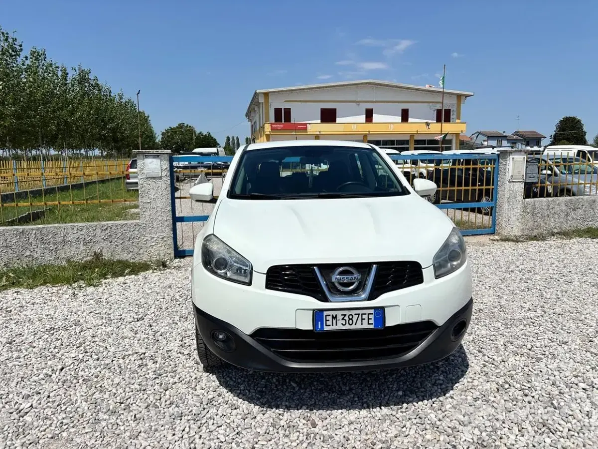 Usata Nissan Qashqai Acenta 116 CV (85 kW) 2012 Bianco SUV