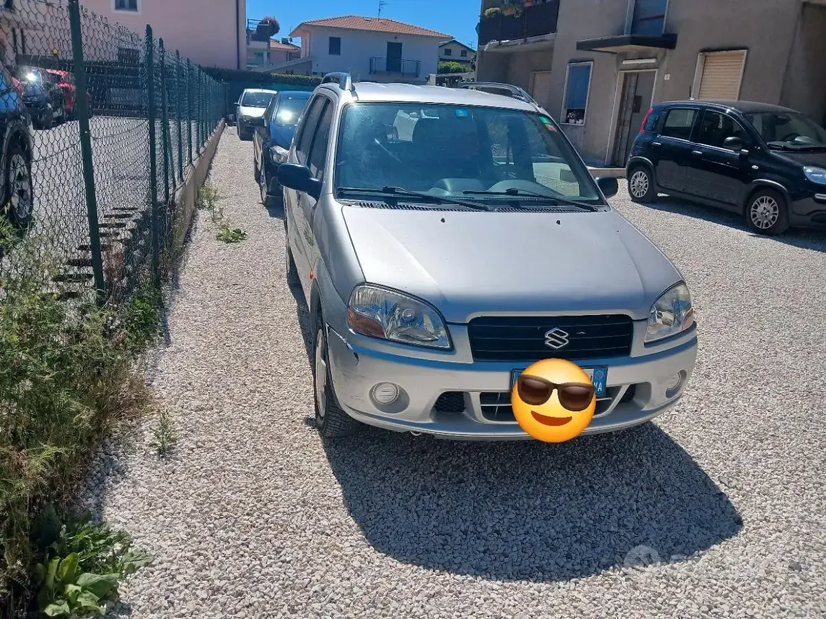 Usata Suzuki Ignis 83 CV (61 kW) 2001 Grigio SUV