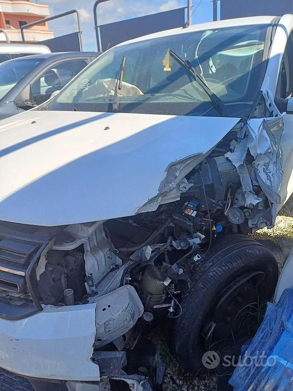 Usata Dacia Sandero 75 CV (55 kW) 2018 Bianco Utilitaria