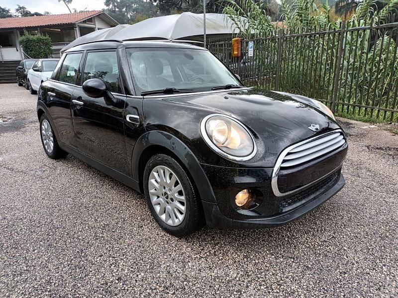 Usata Mini Cooper 116 CV (85 kW) 2015 Nero Utilitaria