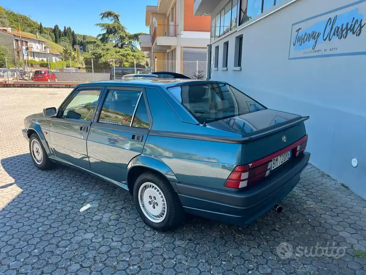 Usata Alfa Romeo 75 148 CV (108 kW) 1989 Verde Berlina