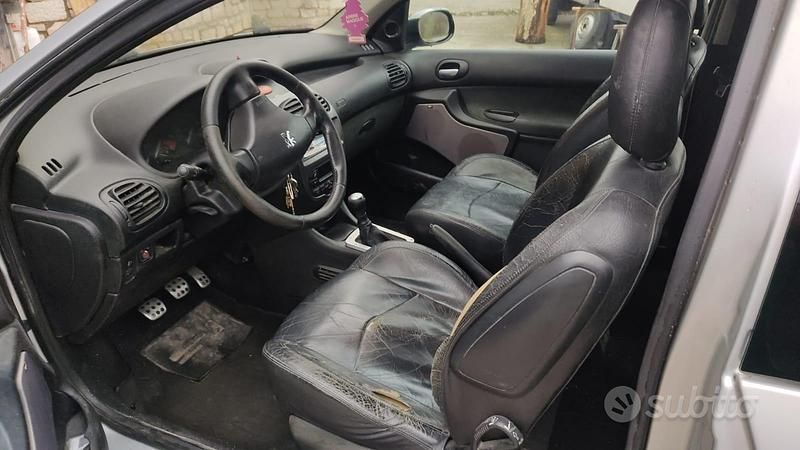 Begagnad Peugeot 206 88 HK (64 kW) 2002 Sedan