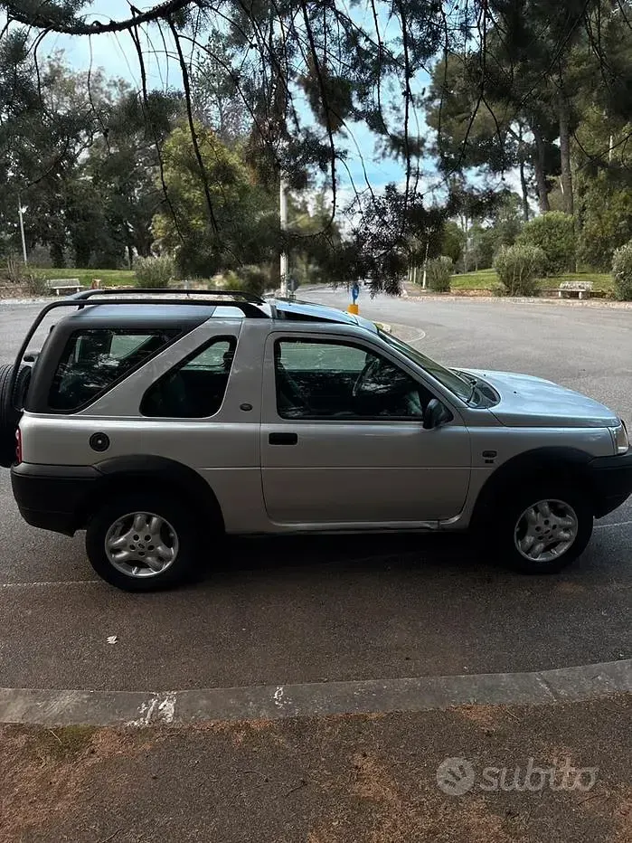 Usata Land Rover Freelander 111 CV (81 kW) 2004 Grigio SUV