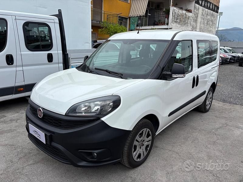 Usata Fiat Doblò S 90 CV (66 kW) 2021 Bianco Monovolume