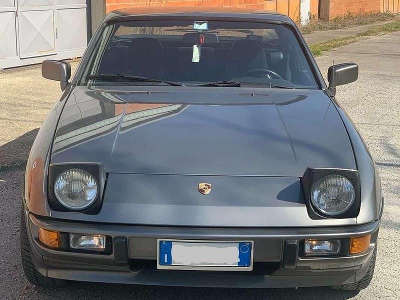 Usata Porsche 924 125 CV (91 kW) 1985 Grigio Coupé