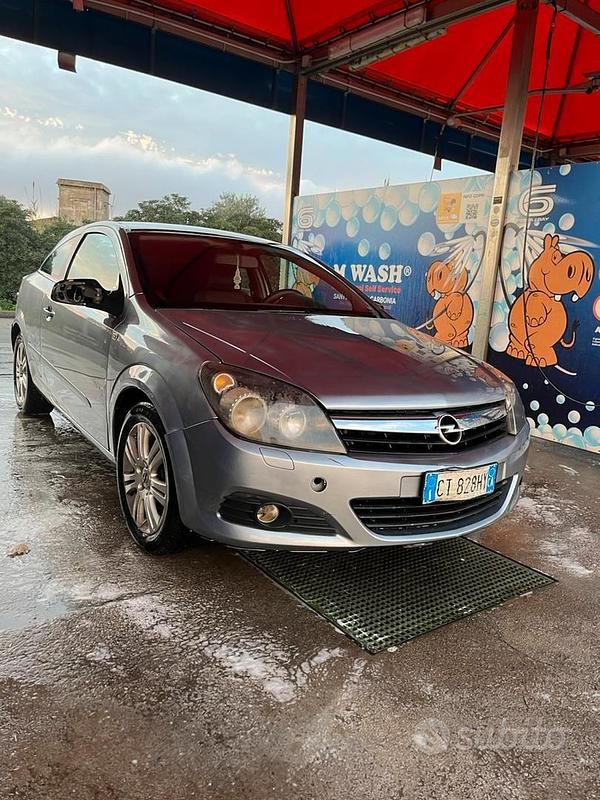Usata Opel Astra 101 CV (74 kW) 2005 Grigio Berlina