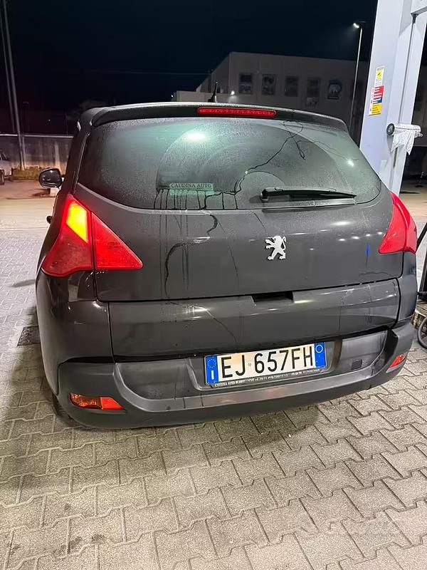 Usata Peugeot 3008 112 CV (82 kW) 2011 Nero Station wagon