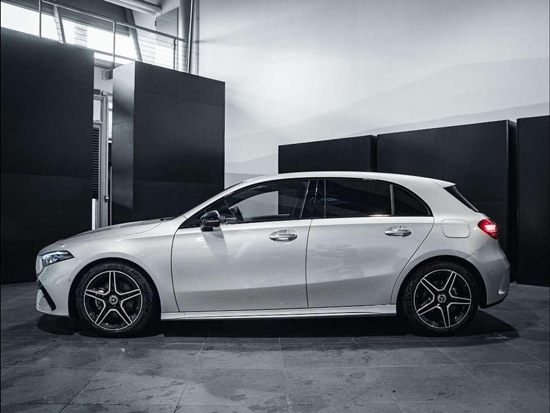Nuova Mercedes A180 Advanced Plus 116 CV (85 kW) 2025 Argento hightech Berlina
