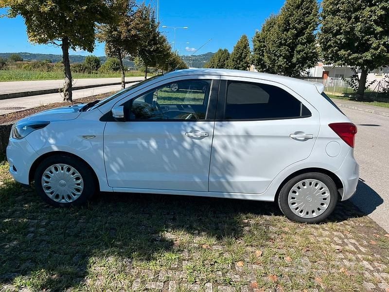 Begagnad Ford Ka Plus 86 HK (63 kW) 2018 Vit Halvkombi