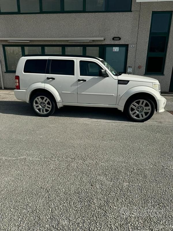 Usata Dodge Nitro 177 CV (130 kW) 2008 Bianco SUV