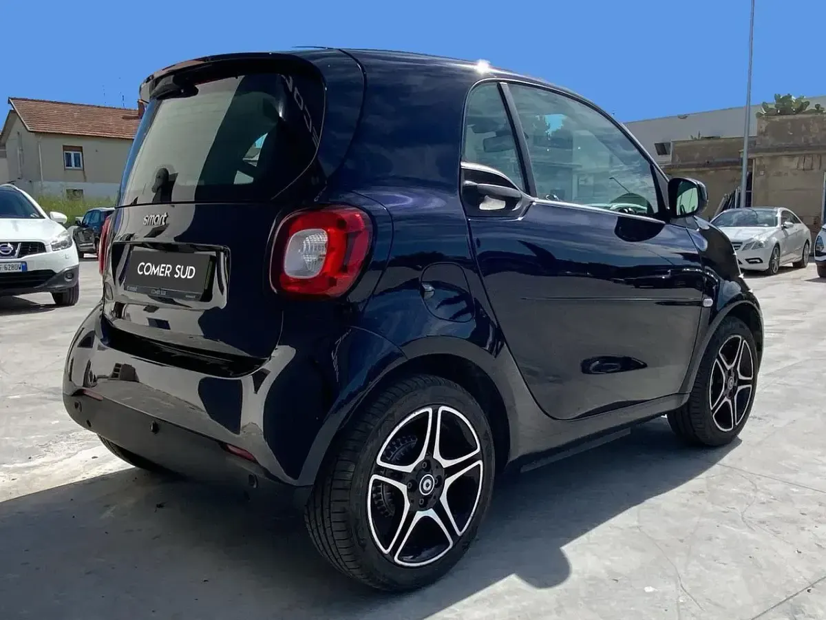 Usata Smart ForTwo Coupé Pulse 60 kW (82 CV) 2022 Blu Utilitaria