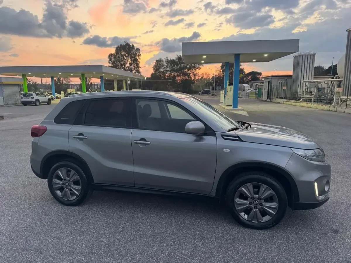 Usata Suzuki Vitara Cool 129 CV (94 kW) 2021 Marrone SUV