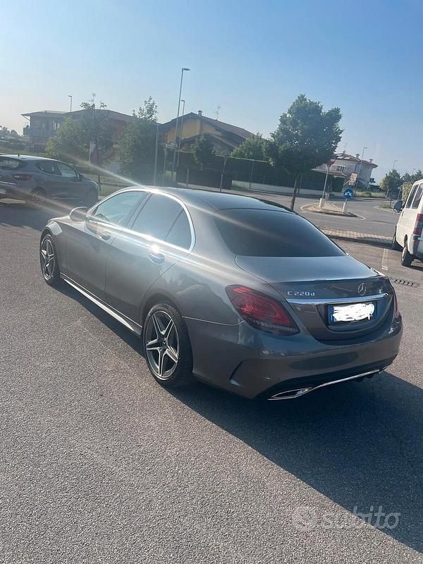 Usata Mercedes C220 170 CV (125 kW) 2019 Grigio Berlina