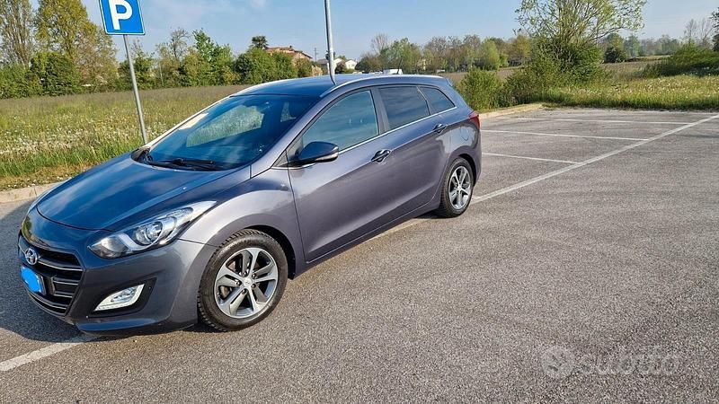 Usata Hyundai i30 GO! 110 CV (80 kW) 2016 Grigio Station wagon