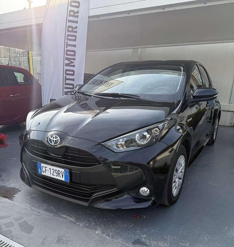 Other Usata 2021 Toyota Yaris Hybrid Business Edition Tre volumi | 15.995 € (Super prezzo) - Immagine 1/4