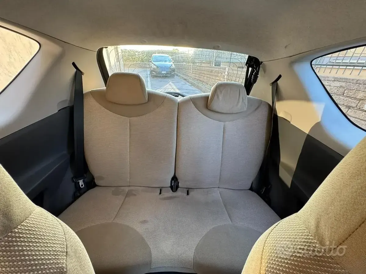 Usata Peugeot 107 68 CV (50 kW) 2007 Nero Utilitaria