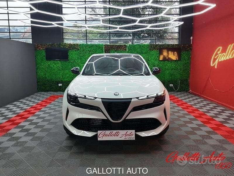 Nuova Alfa Romeo Junior Edizione Speciale 136 CV (100 kW) 2025 Bianco SUV