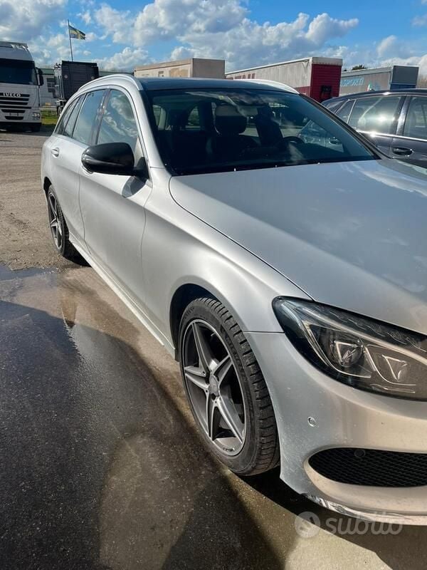 Grigio Usata 2016 Mercedes C250 AMG Station wagon | 18.000 € (Buon prezzo) - Immagine 1/4