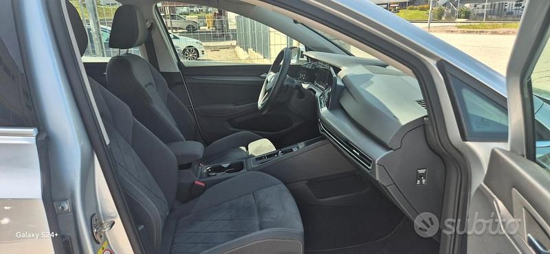 Usata VW Golf VIII Style 131 CV (96 kW) 2021 Grigio Berlina