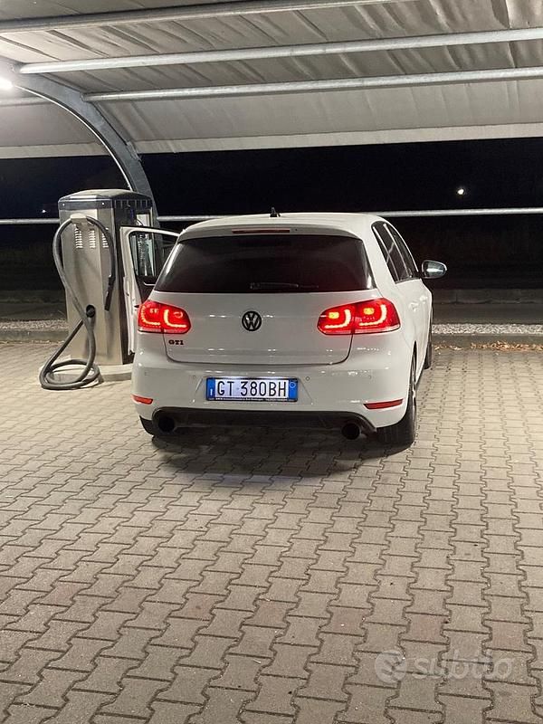Bianco Usata 2010 VW Golf GTI Coupé | 11.000 € (Buon prezzo) - Immagine 1/4