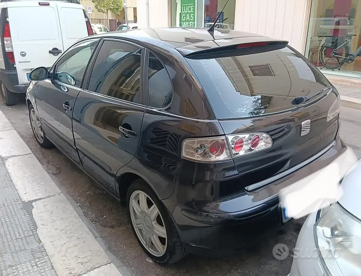 Usata Seat Ibiza Stylance 75 CV (55 kW) 2005 Nero Utilitaria