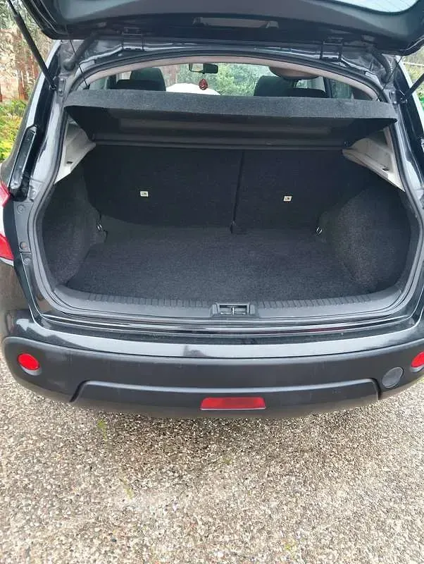 Usata Nissan Qashqai N-TEC 150 CV (110 kW) 2010 Nero SUV