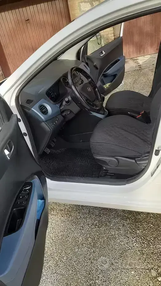 Usata Hyundai i10 66 CV (48 kW) 2014 Bianco Utilitaria