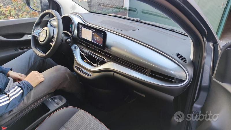 Usata Fiat 500e 69 kW (95 CV) 2022 Grigio Utilitaria