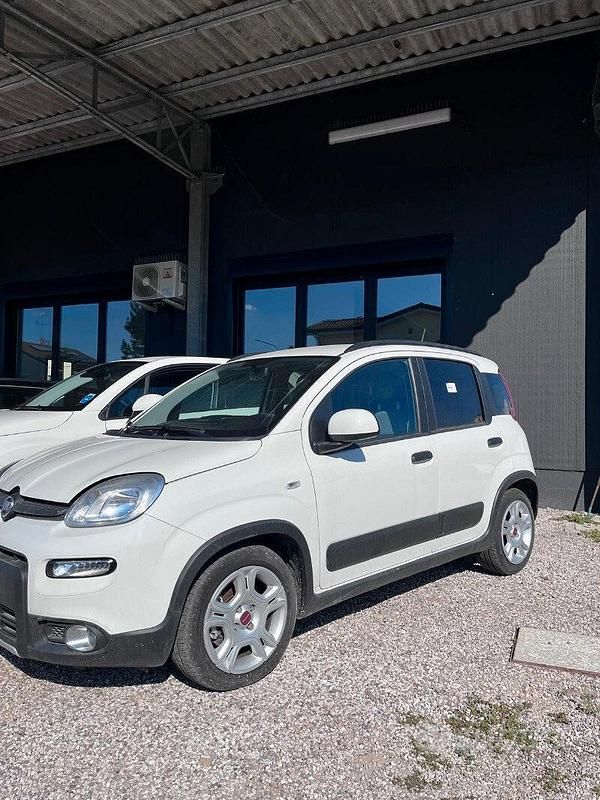 Bianco Usata 2022 Fiat Panda S Due volumi | 9500 € (Ottimo prezzo) - Immagine 1/4