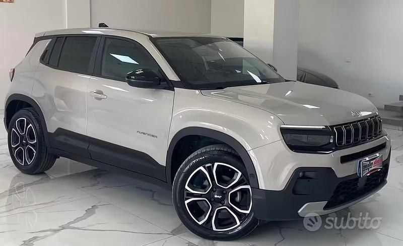 Usata Jeep Avenger Summit 100 CV (73 kW) 2025 Grigio SUV