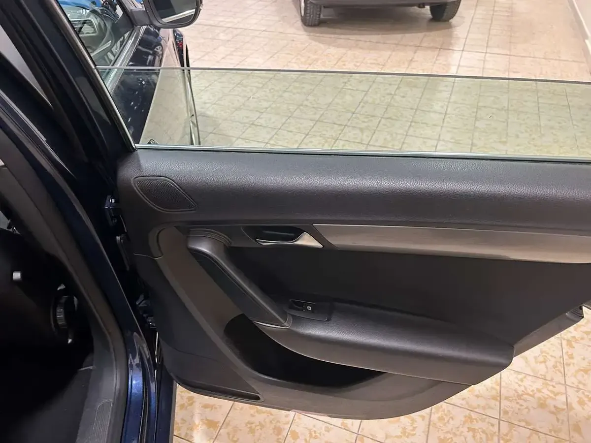 Occasion VW Passat Comfortline 140 PK (102 kW) 2011 Blauw Stationwagen