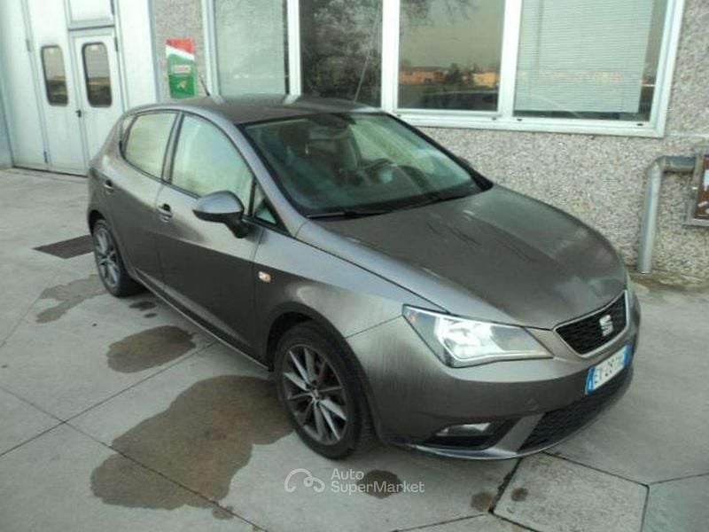 Grigio scuro Usata 2015 Seat Ibiza I-Tech Tre volumi | 7900 € (Buon prezzo) - Immagine 1/4