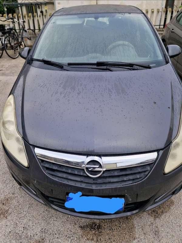 Usata Opel Corsa Edition 54 CV (39 kW) 2010 Grigio Berlina