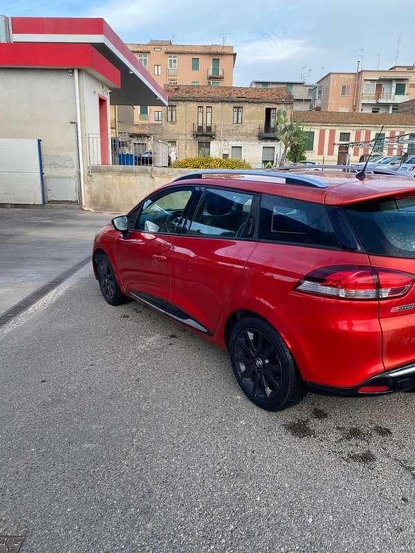 Usata Renault Clio GrandTour Life 75 CV (55 kW) 2015 Rosso Station wagon